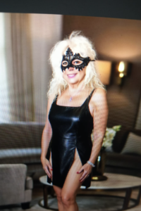 English Lady - Busty Samantha
